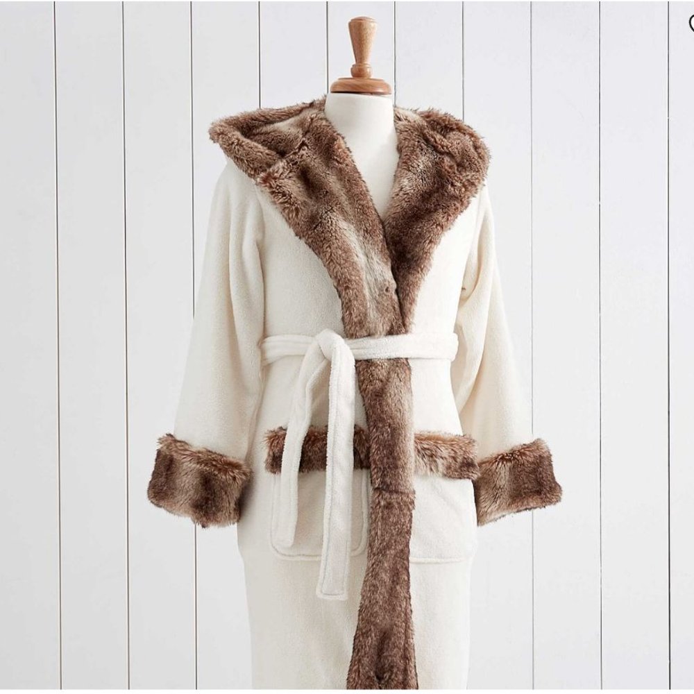 Like New Pottery Barn Faux Fur Ombre Robe - White with Caramel Trim - Size Small